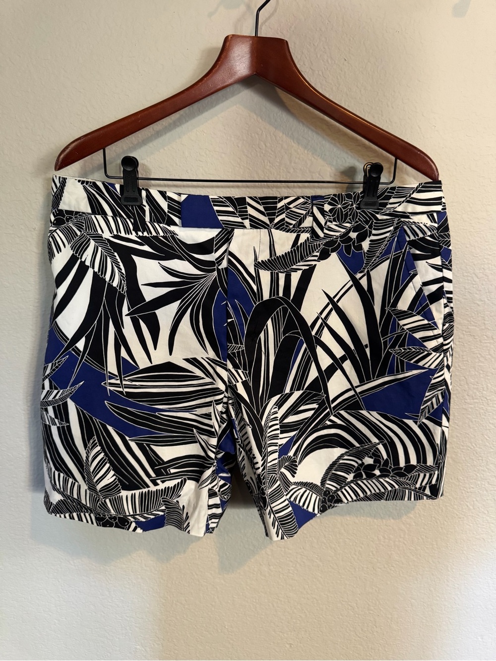 Mr. Turk Men’s Artsy Palm Leaf Tropical Shorts 36